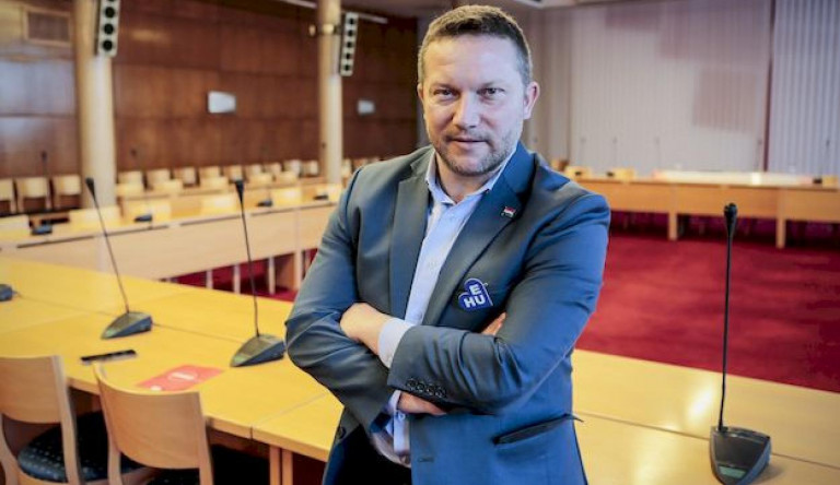 Ujhelyi: Magyar Péter megborítja az ellenzéki oldalt, óriási hibát követünk el, ha akadályozzuk