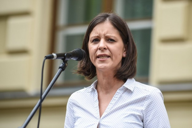 Saját pénzből vesznek borotvát a gondozók az otthonnak