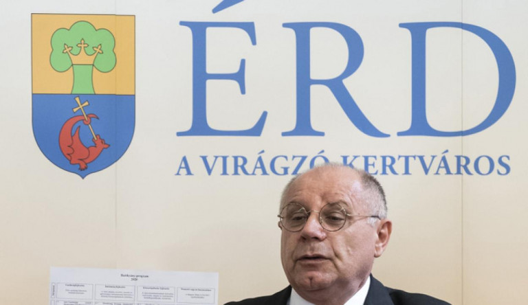 Pénzbüntetést kapott az érdi polgármester, amiért a város nevében a Fidesznek kampányolt