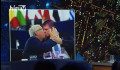 Bayer durván összeollózott képpel bizonygatta, hogy Juncker férfival csókolózik