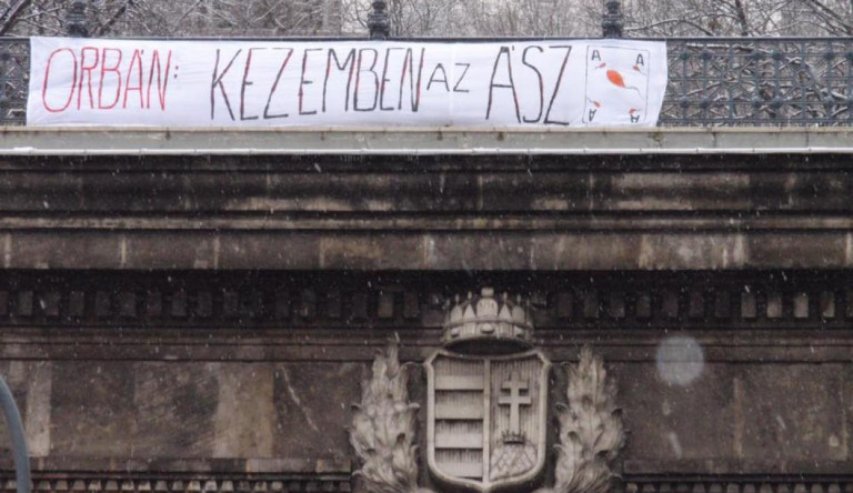 Képzést szervez az ÁSZ, hogy a pártok végre megtanuljanak törvényesen gazdálkodni 