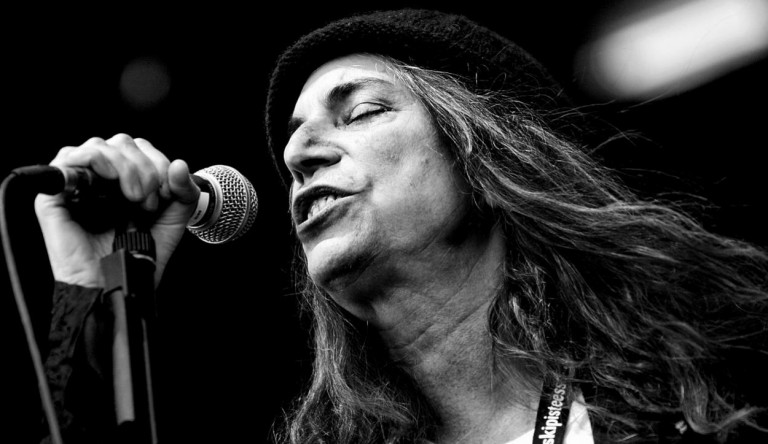 Patti Smith a Narancsnak: „Amit Trump állít, az szörnyű és megalázó”