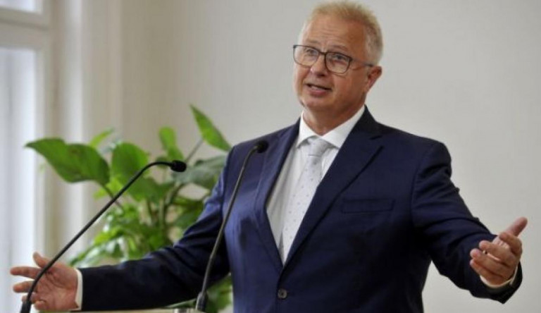 Nem hátrál Orbán: ősszel jöhetnek a közigazgatási bíróságok
