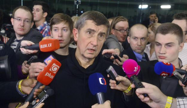 Háromszáz csehországi városban tüntettek kedd este Andrej Babiš lemondását követelve