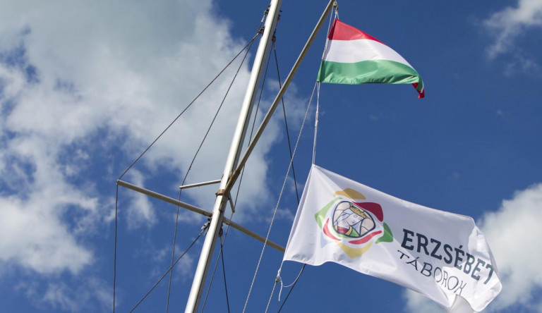 25 ezer forintnyi CBA-utalványt kapnak a táboroztatásért a pedagógusok