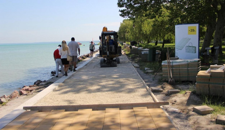 Így még nem indult a balatoni szezon: szívatják a strandolókat Siófoktól Fonyódig