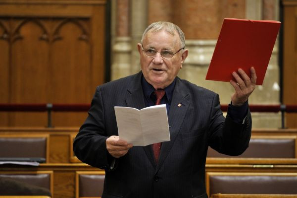 Átlátszó trükkel tenné tönkre az ellenzéki összefogást a volt szocialista Újpesten