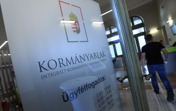 Sehol nem lehet gépjárművel kapcsolatos ügyeket intézni pénteken