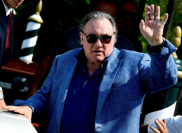 Zárolta Gérard Depardieu számláit az orosz adóhatóság 