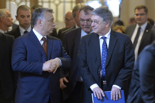 Áttolta a Fidesz-kétharmad az MTA szétverését