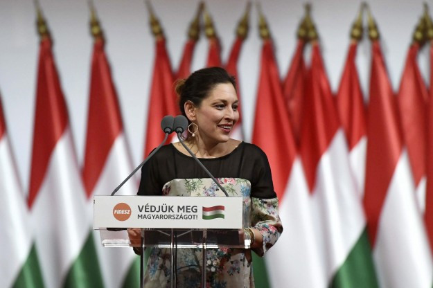 Ujhelyi: Járóka Lívia úgy kampányol maga mellett, hogy közben elfelejti megemlíteni, hogy a Fidesz politikusa