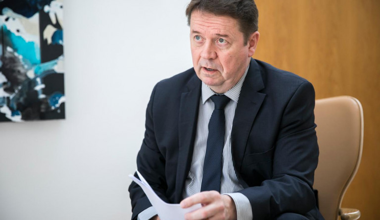 Finn nagykövet a Narancsnak: „Kötelességünk lépni a jogállamiság ügyében”