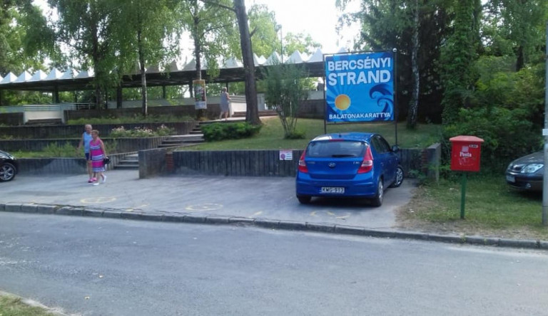 Aki Akarattyán lakik, kenesei utcára lép ki – balatoni vagyonvita Matolcsy Gyöngyi felségterületén