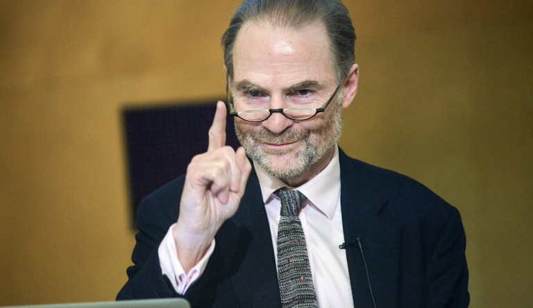 Timothy Garton Ash a Narancsnak: Magyarországon erősebben bebetonozott a rezsim, mint bárhol a régióban