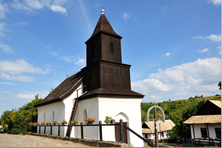 Transzneműeknek is joga van népviseletbe öltözni