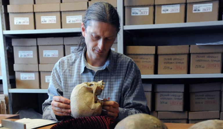 A Természettudományi Múzeum új igazgatója elsősorban azt vizsgálná, hogy kimutatható-e a hunok, a honfoglaló magyarok és az Árpád-ház között genetikai kapcsolat 