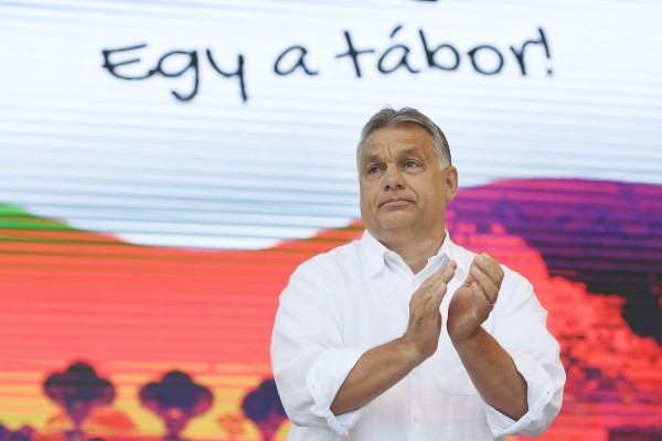 Orbán Viktor elindult Tusnádfürdőre