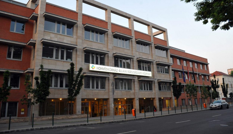 Beperelte a Honvédkórházat egy volt dolgozója 