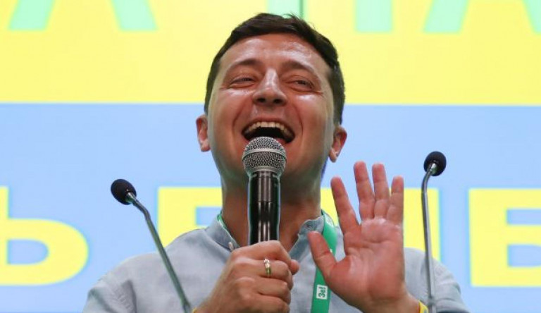 Az új ukrán elnök felhívta Putyint, miután négy katonát megöltek a Donyec-medencében