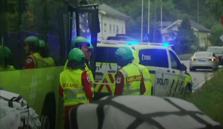 Az Oslo közelében lévő mecsetnél lövöldöző norvég férfi korábban saját mostohahúgát is megölte