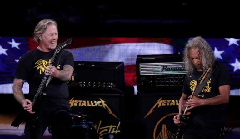 81 millió forintot adott a Metallica az első romániai gyermekrákkórház megépítésére 
