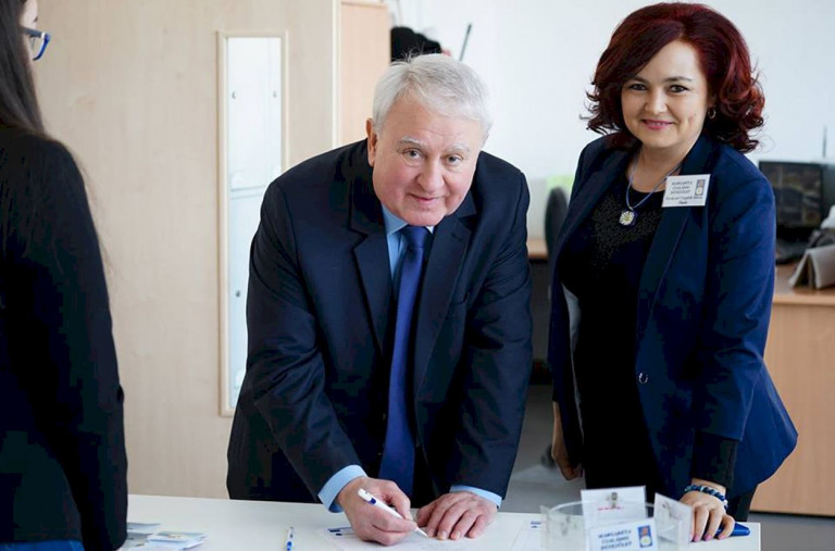 Belháború a Fideszben: amikor szó szerint kitör a balhé, ki legyen a főnök