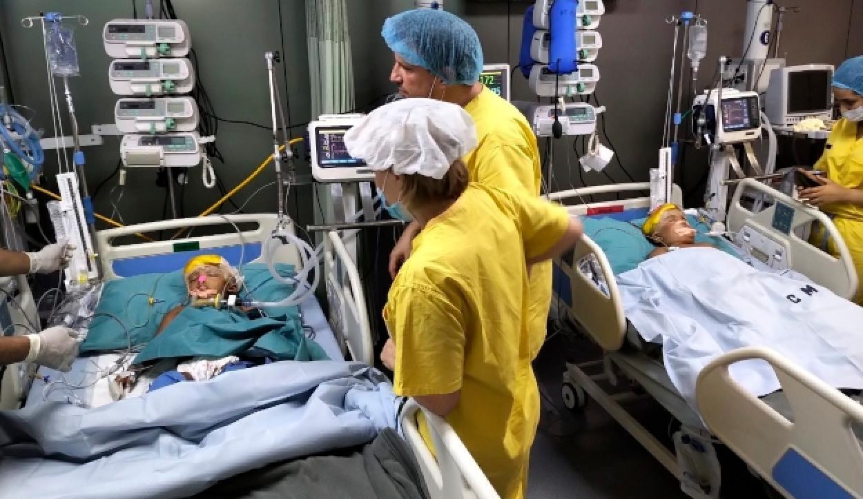 Tucatnyi műtétet kell még elvégezni a szétválasztott bangladesi sziámi ikreken