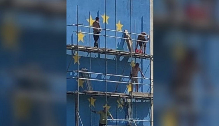 Titokzatos körülmények között lekerült Banksy híres Brexit-alkotása