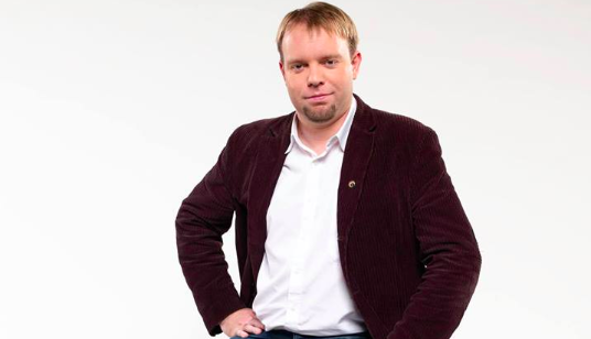 Visszalép a köpködő-zsidózó jobbikos képviselő