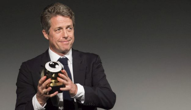 Hugh Grant nekifutásból, páros lábbal szállt bele Boris Johnsonba