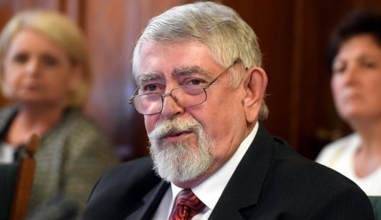 Kásler: a kormány célja, hogy mindenben támogassa a gyermekeket nevelő családokat