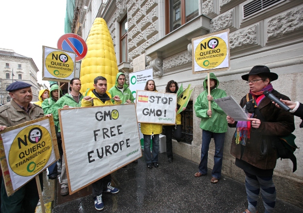GMO ellenes tüntetés a Magyar Termszetvédők Szövetségének rendezésében. 