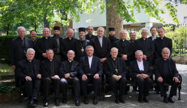 A magyar püspökök bocsánatot kérnek a pedofil papok tetteiért