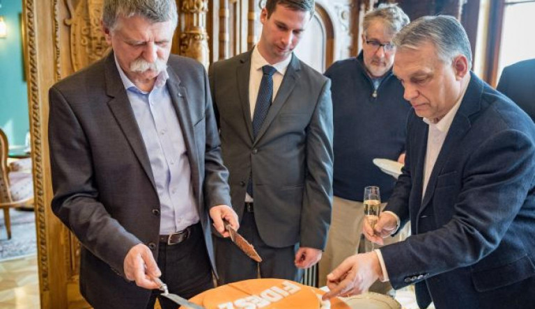 Nem tudjuk, ki fizette Orbán horvátországi nyaralását, és Kövér László tett róla, hogy ez így is maradjon