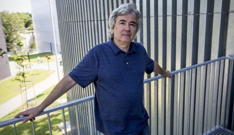 „Telerakták hangszórókkal az erdőket”  