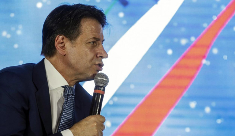 Conte: kérdezzék meg Orbán Viktort, miért nem követte Salvinit, miért nem lépett ki az Európai Néppártból