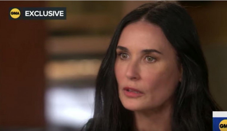 A 15 éves Demi Moore-t a saját anyja adta el egy férfinak 500 dollárért