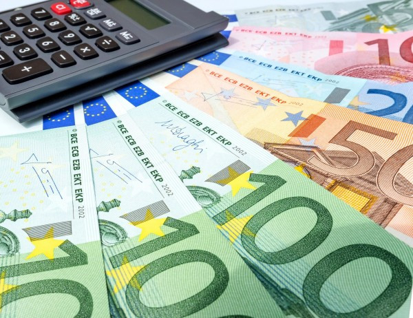 A Párbeszéd az euró bevezetését követeli a kormánytól