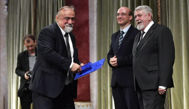 Felálltak az irodalomtanterven dolgozó szakértők Takaró Mihály miatt