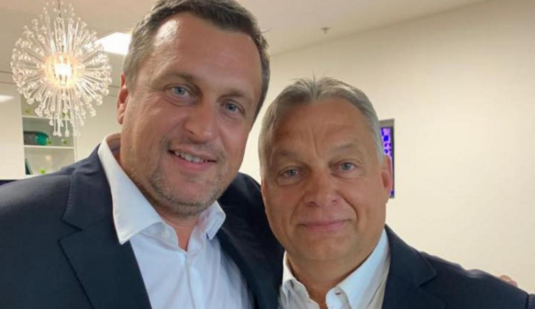 A jó viszony ápolása miatt pózolt Orbán a magyar himnuszt támadó szlovák pártelnökkel