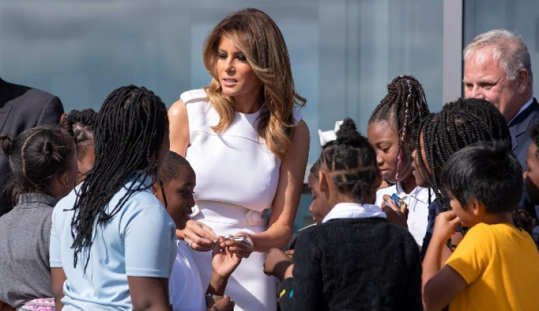 Melania Trump megtiltaná, hogy fiataloknak értékesítsenek e-cigarettát
