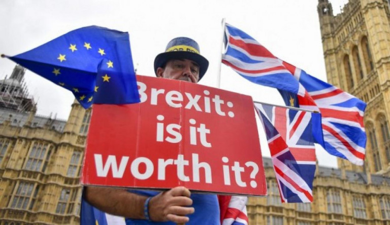 Aláírták a Brexitről szóló megállapodást az EU-tagországok vezetői