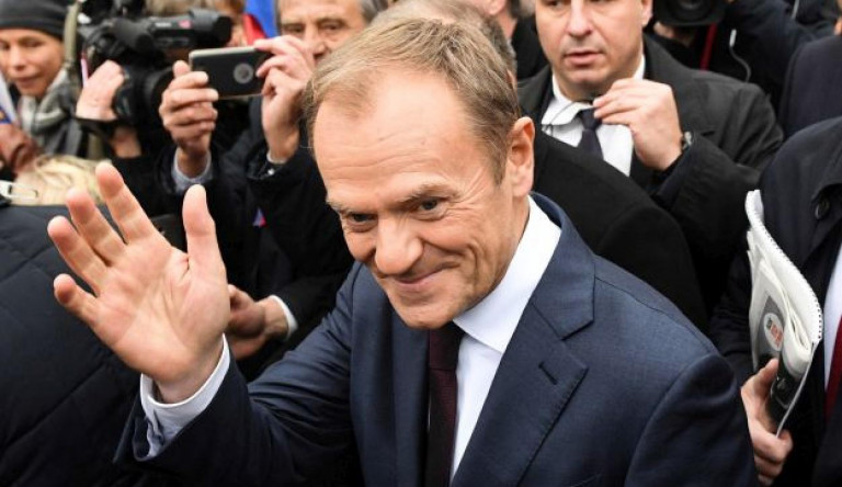 Tusk lehet a Néppárt új elnöke, ez nem jó hír Orbánnak