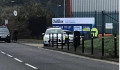 Harminckilenc holttestet találtak egy teherautóban Angliában