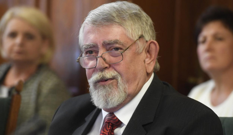 Kásler szerint nincs pedagógushiány, és külföldön sem jobb az orvosoknak