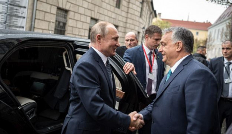 Orbán Putyinnak: Épp most vesztettük el ezt a gyönyörű várost