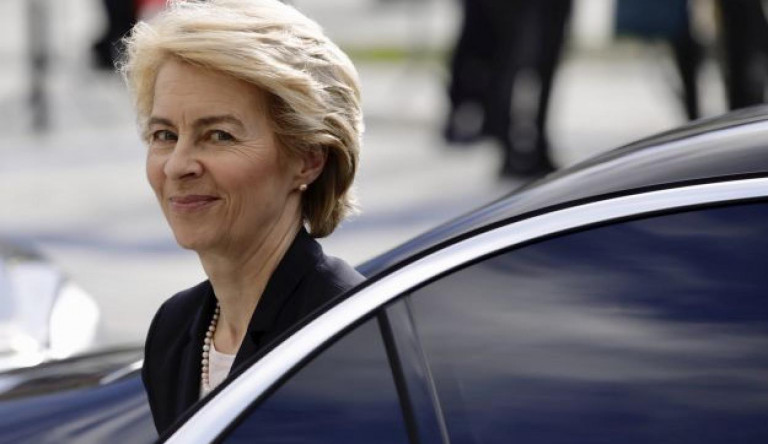 Von der Leyen a román biztosjelöltnek adná a közlekedési portfóliót