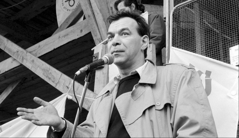 Schmidt Máriáék emlékbélyeget akarnak kiadni többek között Rajk Lászlóról, az özvegye tiltakozik 