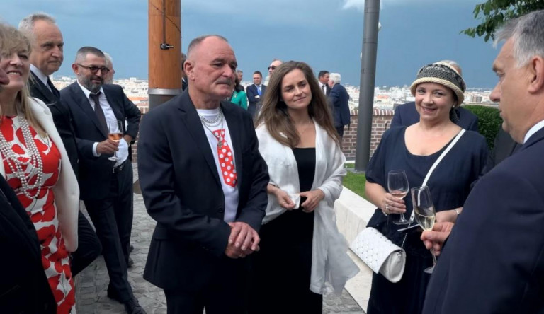 Listázta a külügy, kikkel ajánlott a nagykövetségeknek ünnepelniük a rendszerváltás évfordulóját