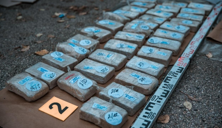 17 milliárdnyi heroint foglaltak le Budapesten és a szlovéniai Koperben